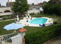 La piscine et le jardin