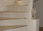 L'escalier d'accès aux chambres de la villa jacaranda