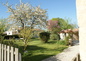Vue sur le jardin fleuri