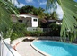 Bungalow et piscine